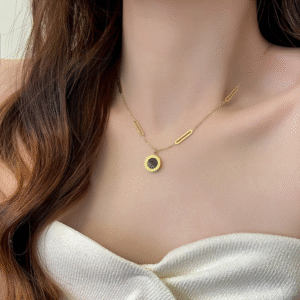 CLASSIC ROMAN NECKLACE