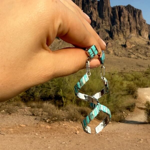 🔥🌵 Desert Twist: Turquoise Spiral Earrings